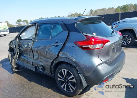 2019 Nissan Kicks Sr z USA, uszkodzony, nr VIN 3N1CP5CU7KL539163